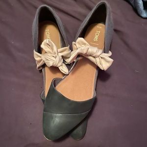 Toms bow flats